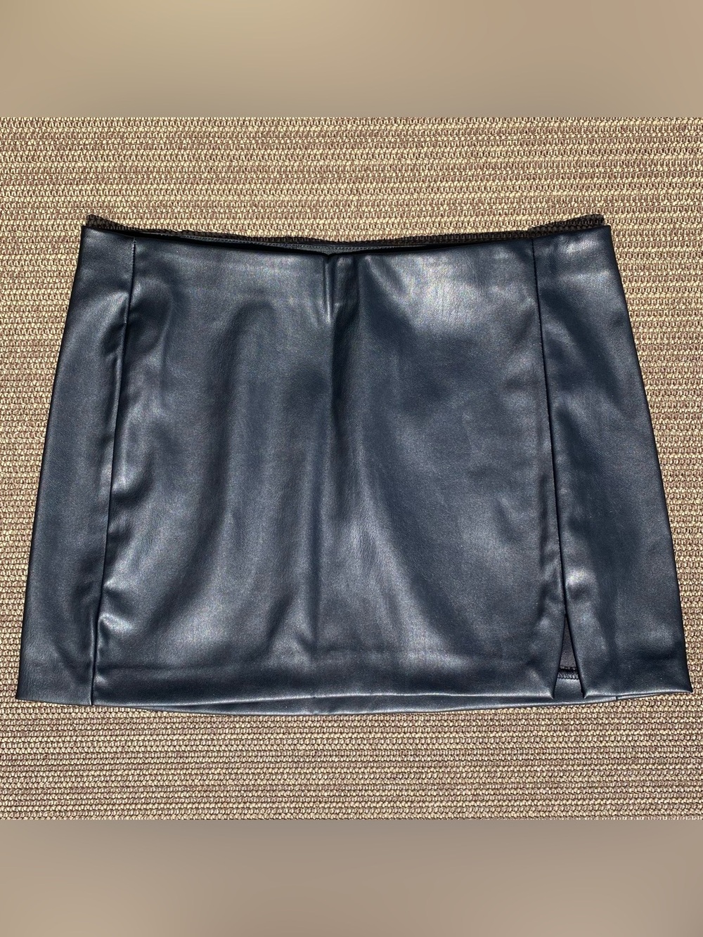H&M Divided Black Vegan Faux Leather Mini Skirt Slit Size Small Clubbing Goth